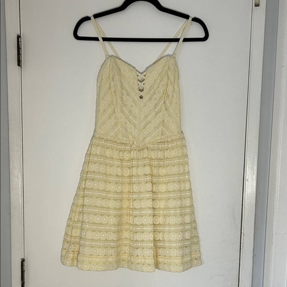 Guess Los Angeles Elegant Butter Yellow Lace Dress NWT Size 4